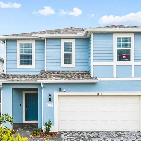 Exclusive Resort Home With Pool & Game Room